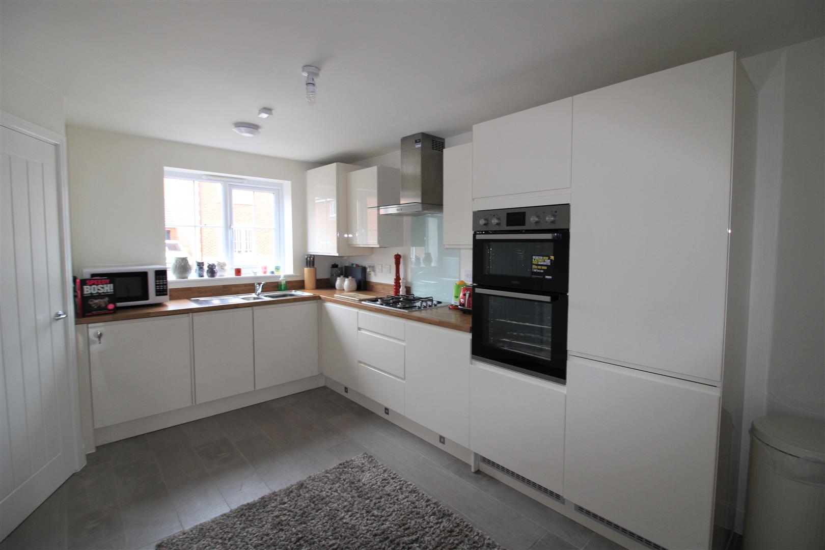 129 Gardeners Place, Shrewsbury, SY2 6FH Let Agreed